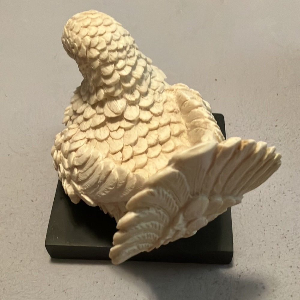 Sculptor A. Santini - Single Dove. Classic Figure Made in Italy vintage